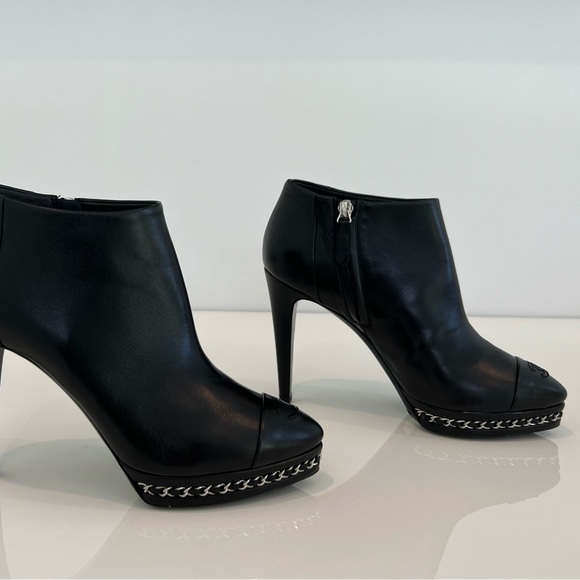 CHANEL BLACK LEATHER PLATFORM SILVER HARDWARE BOOTS SIZE IT 38.5 / US 8.5 - Picture 5 of 16